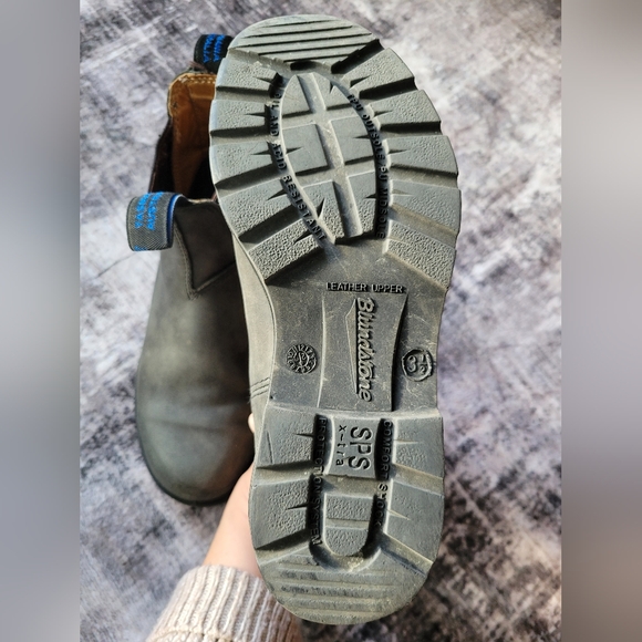 SOLD - Blundstone boots sz 3.5 (6.5 US) - Picture 5 of 6